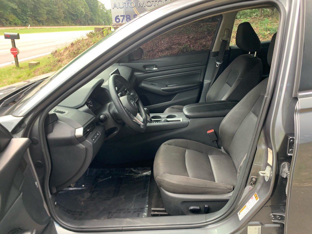 2019 Nissan Altima Image 8