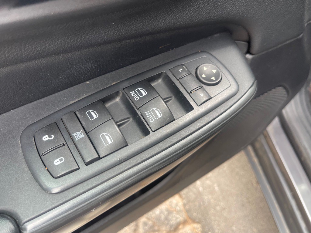 2016 Jeep Cherokee Image 12