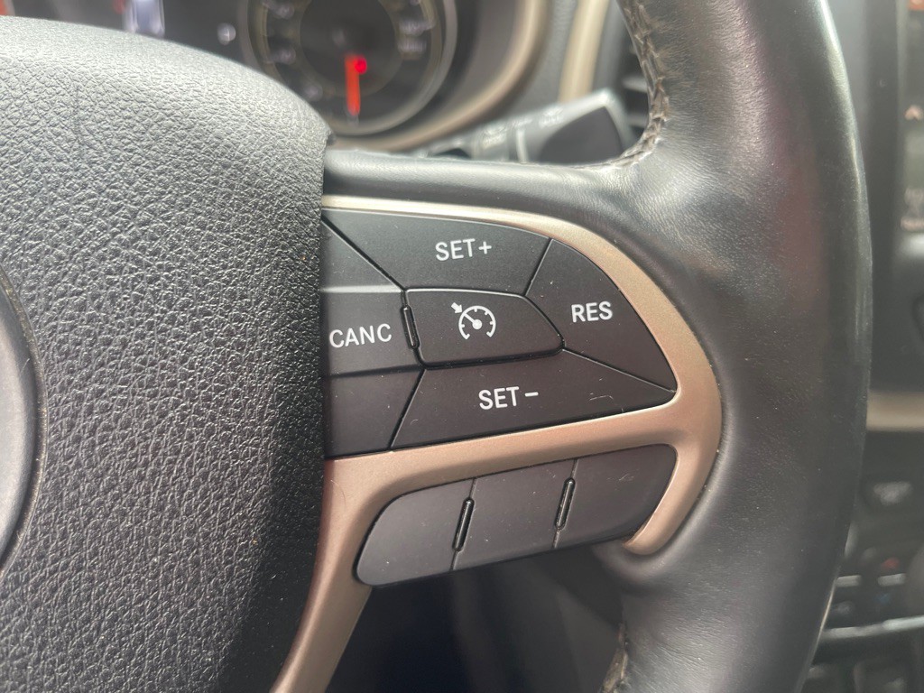 2016 Jeep Cherokee Image 15