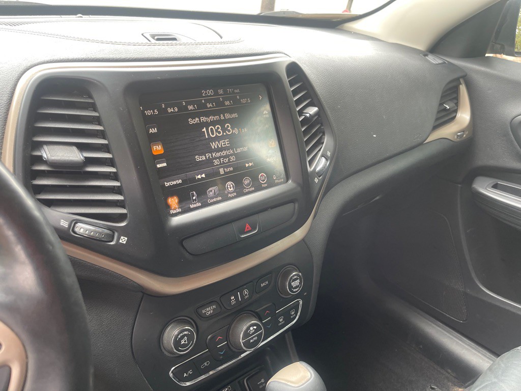 2016 Jeep Cherokee Image 16
