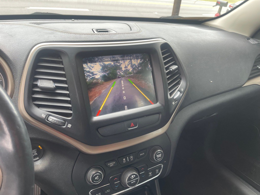 2016 Jeep Cherokee Image 17