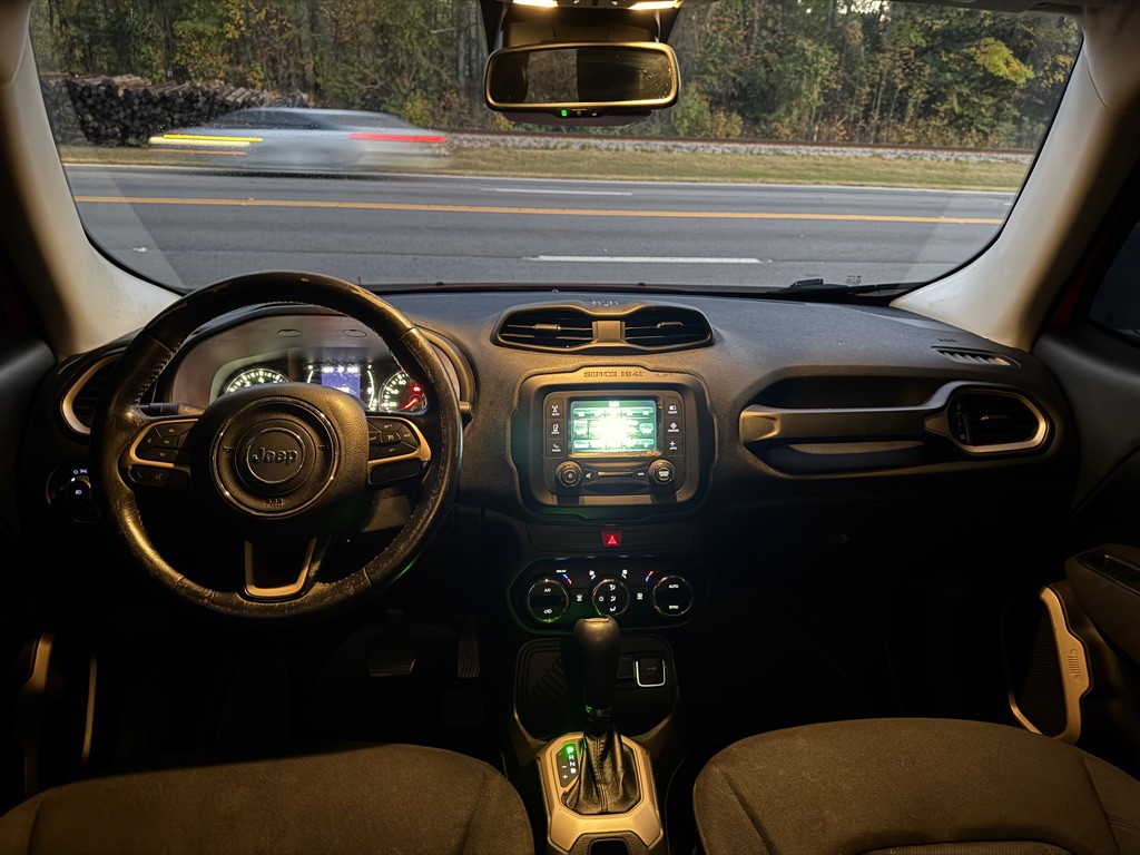 2016 Jeep Renegade Image 11