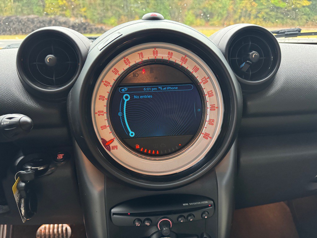 2014 MINI Countryman Image 14