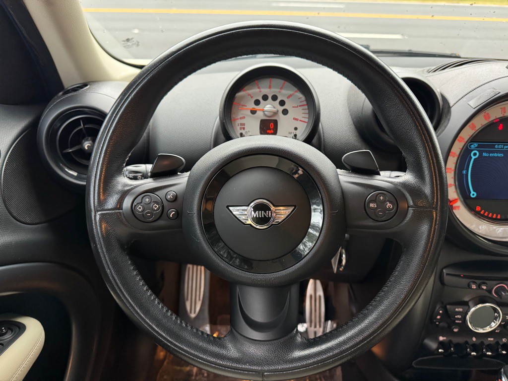 2014 MINI Countryman Image 15