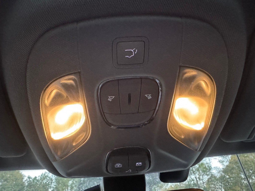 2018 Jeep Compass Image 18