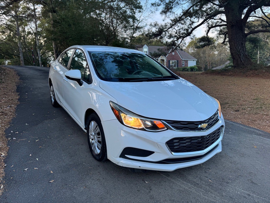 2018 Chevrolet Cruze Image 3