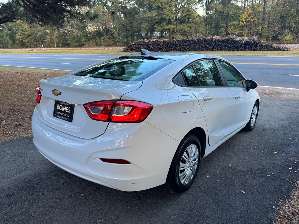 2018 Chevrolet Cruze Image 4