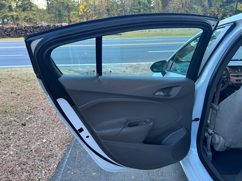 2018 Chevrolet Cruze Image 8