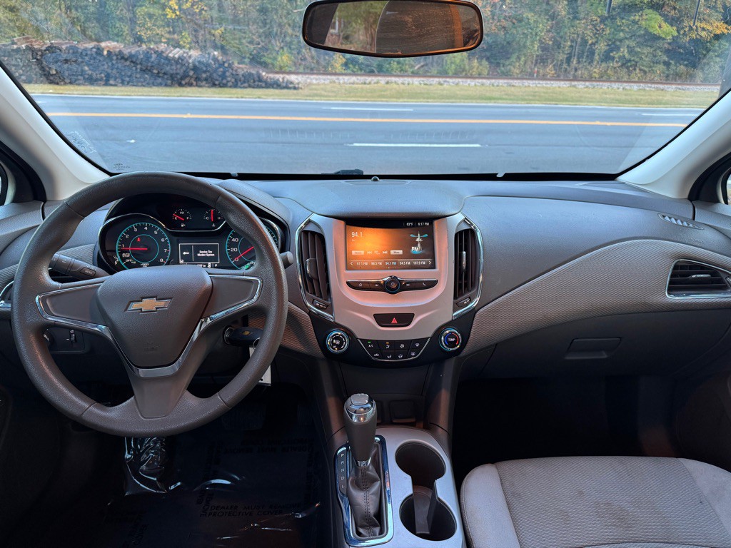 2018 Chevrolet Cruze Image 11