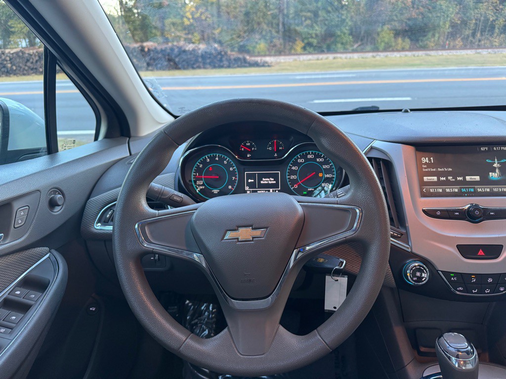 2018 Chevrolet Cruze Image 12