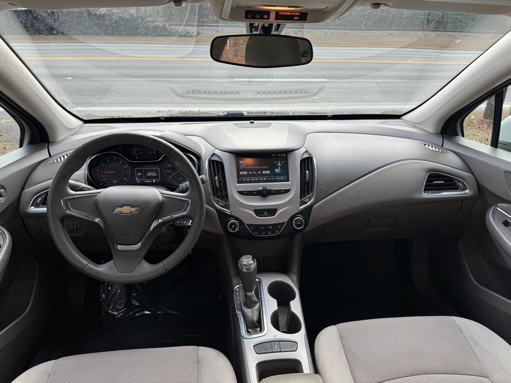 2018 Chevrolet Cruze Image 9