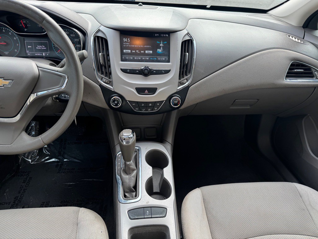 2018 Chevrolet Cruze Image 10