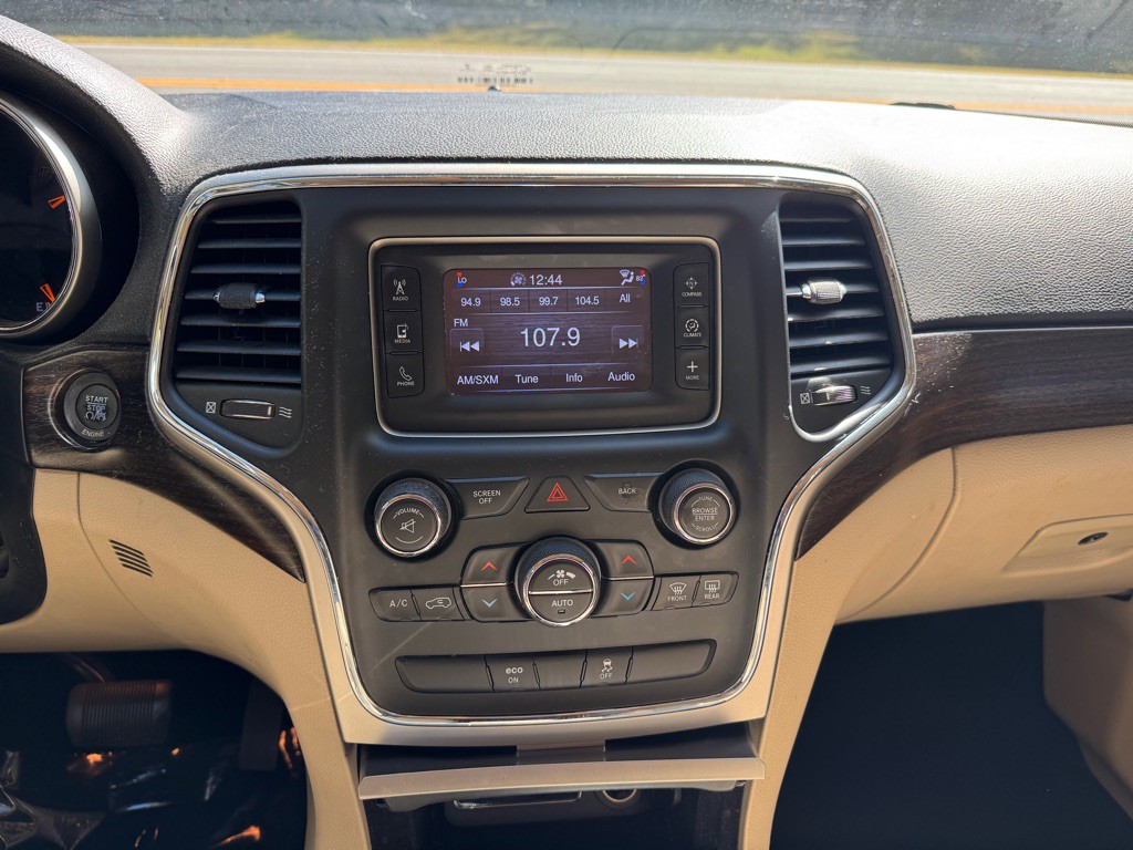 2014 Jeep Grand Cherokee Image 16