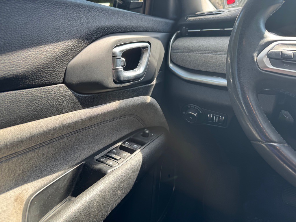 2022 Jeep Compass Image 15