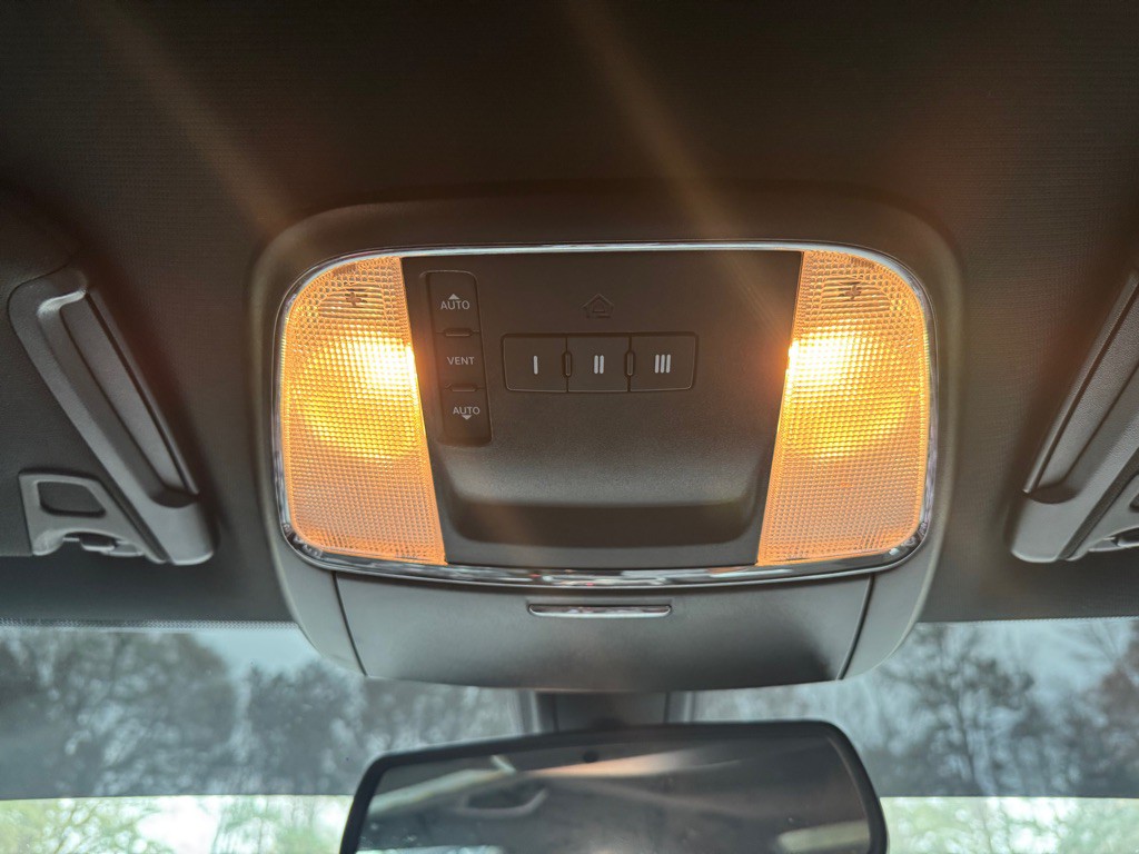 2020 Dodge Charger Image 16