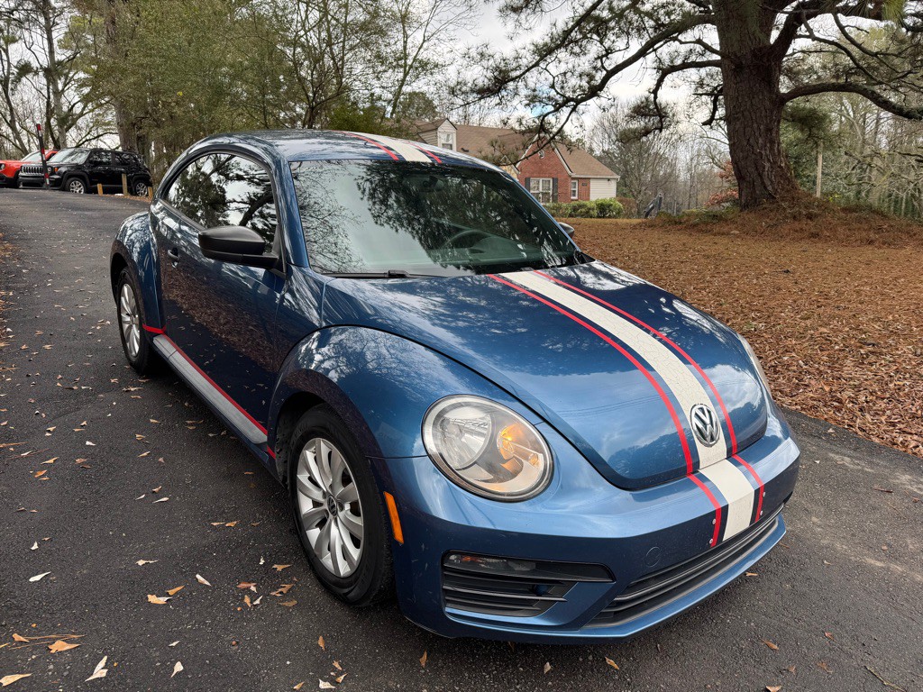 2017 Volkswagen Beetle Image 3