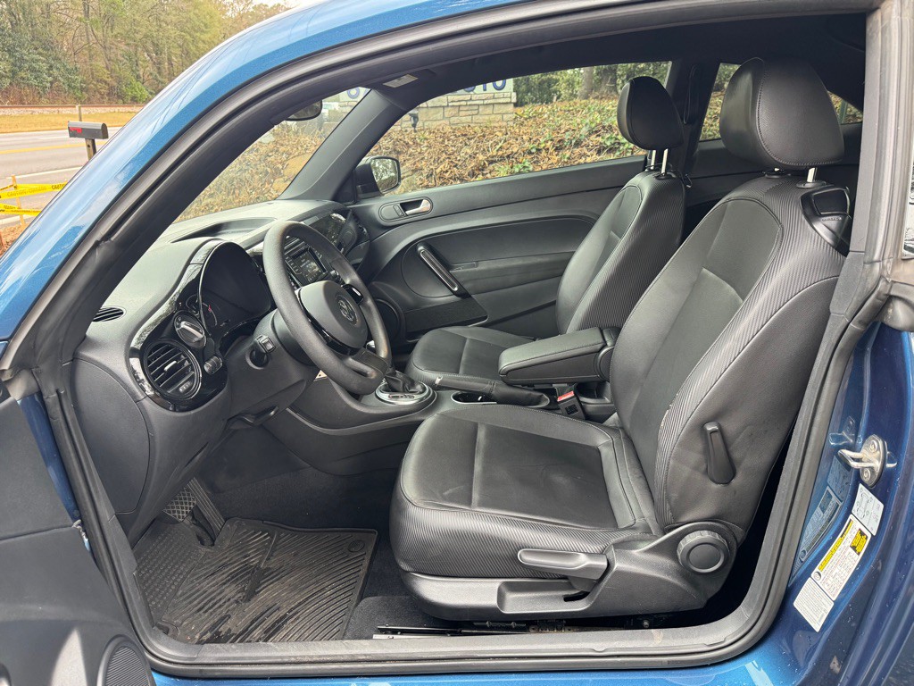 2017 Volkswagen Beetle Image 7