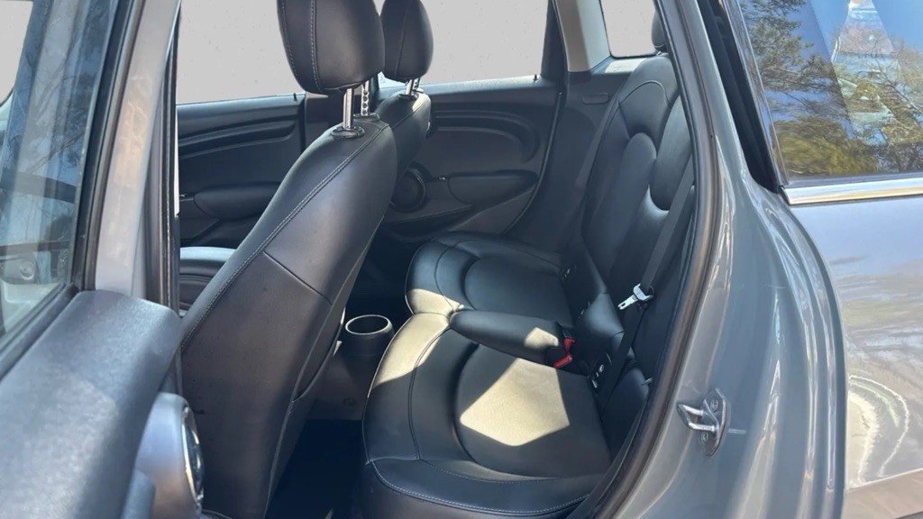 2016 MINI Cooper Image 8