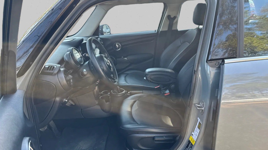 2016 MINI Cooper Image 9