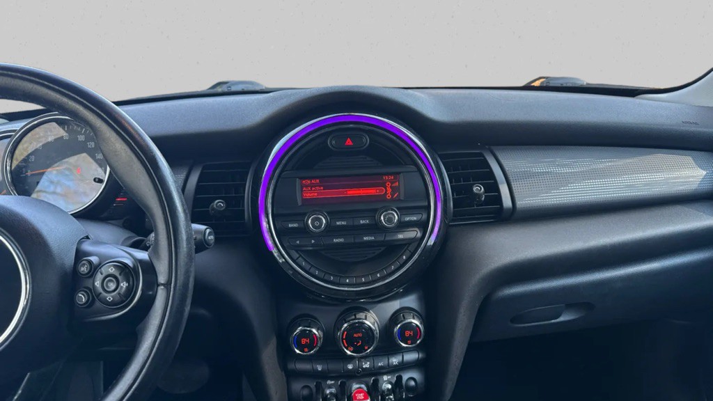 2016 MINI Cooper Image 11