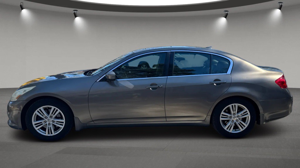 2010 INFINITI G37 Image 4