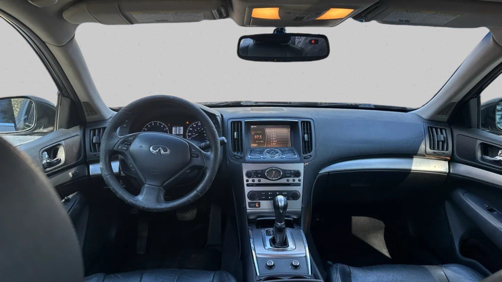 2010 INFINITI G37 Image 13