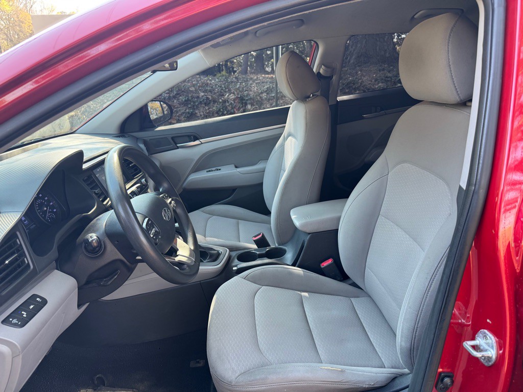 2020 Hyundai Elantra Image 8