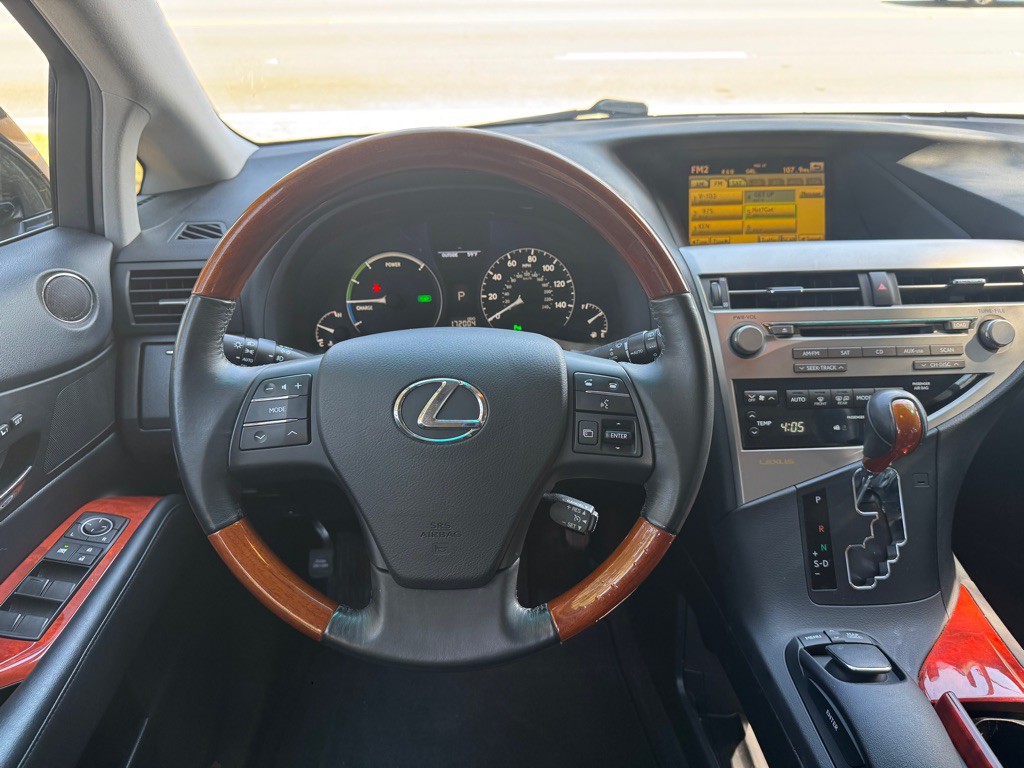 2010 Lexus RX 450h Image 11
