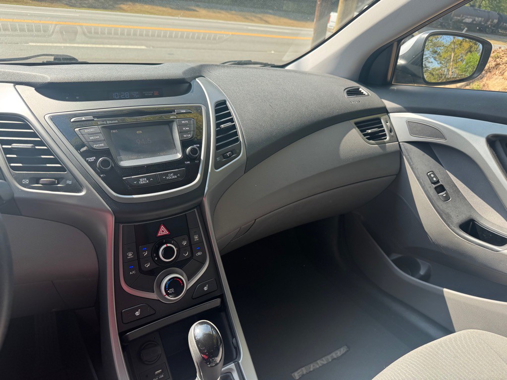 2014 Hyundai Elantra Image 10