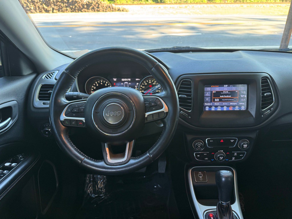2018 Jeep Compass Image 11