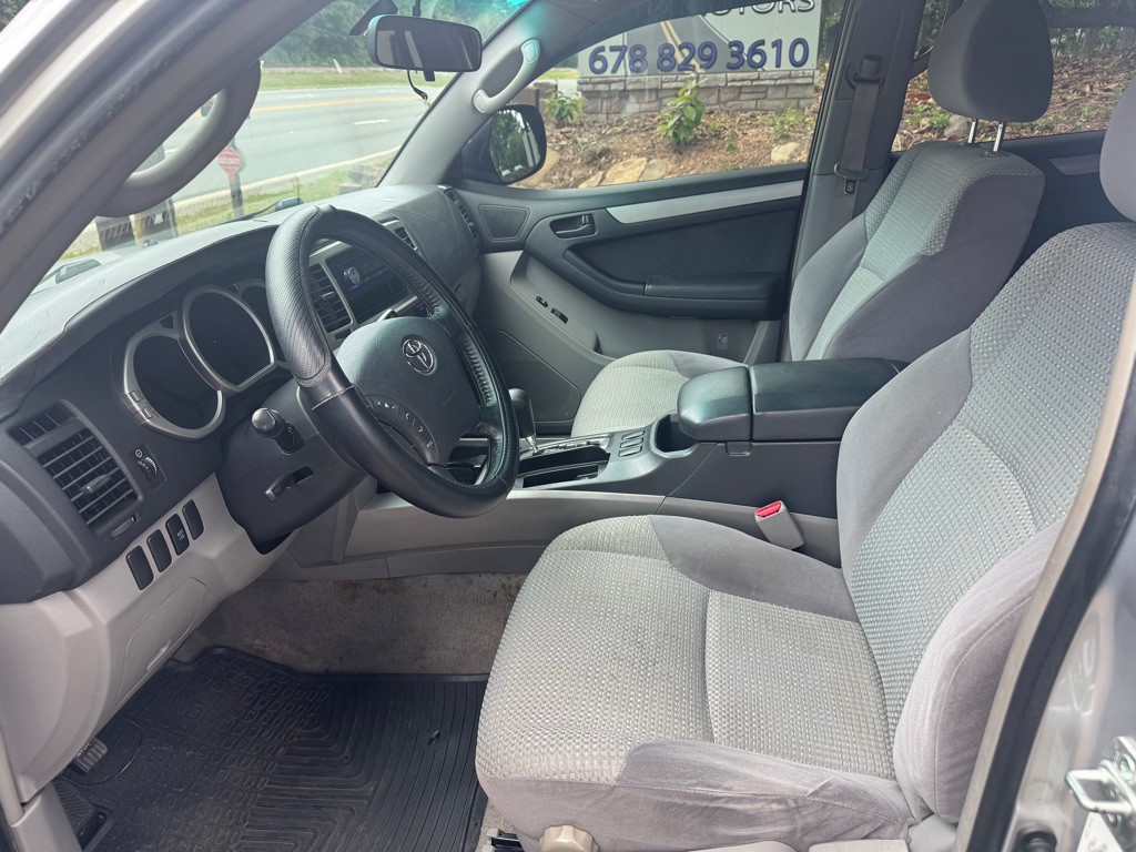 2005 Toyota 4Runner Image 7