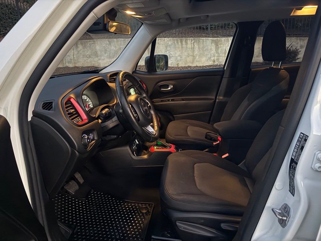 2016 Jeep Renegade Image 8