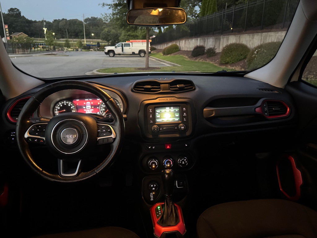 2016 Jeep Renegade Image 9