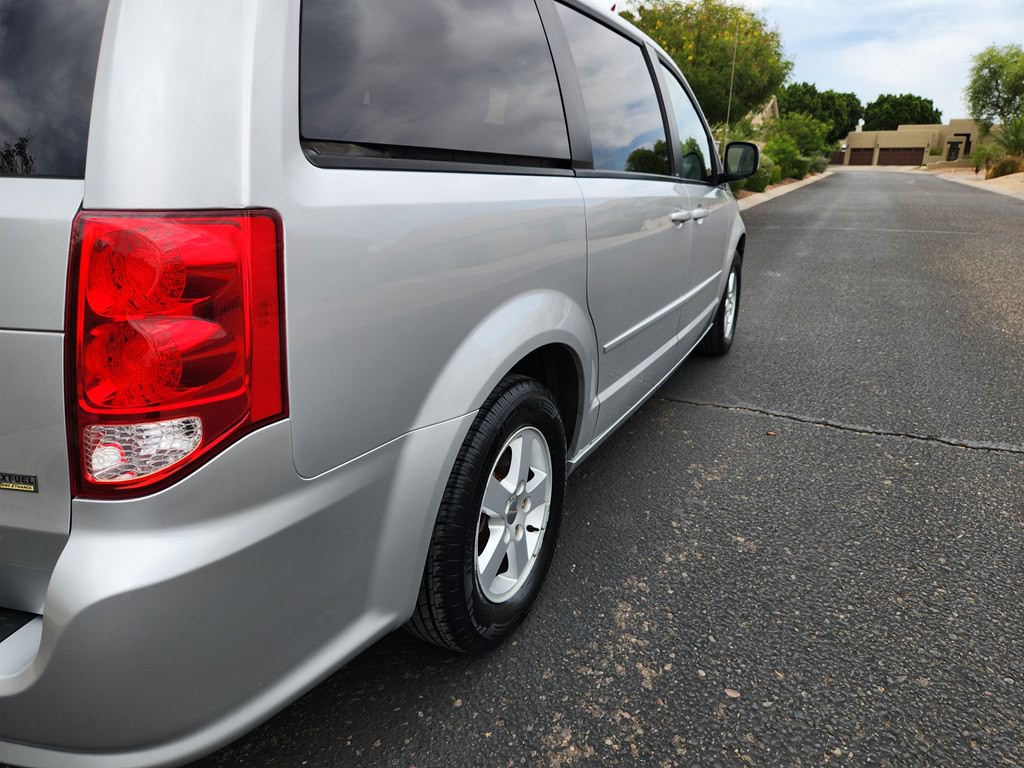 2012 Dodge Grand Caravan Image 4