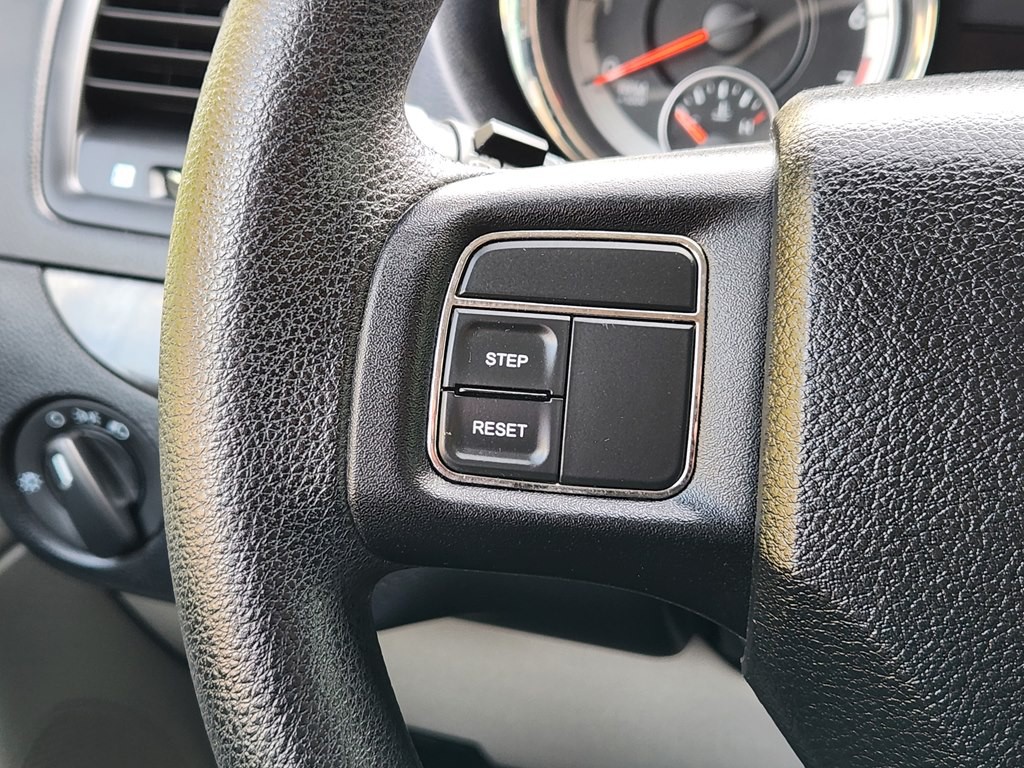 2012 Dodge Grand Caravan Image 32