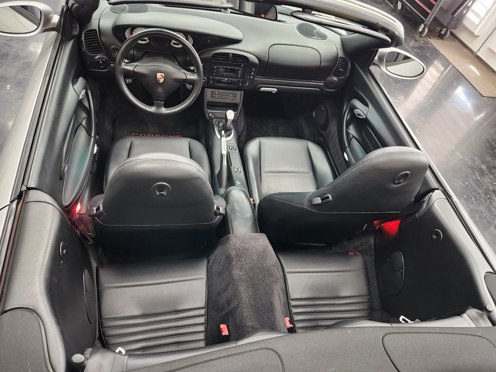 2003 Porsche 911 Image 29