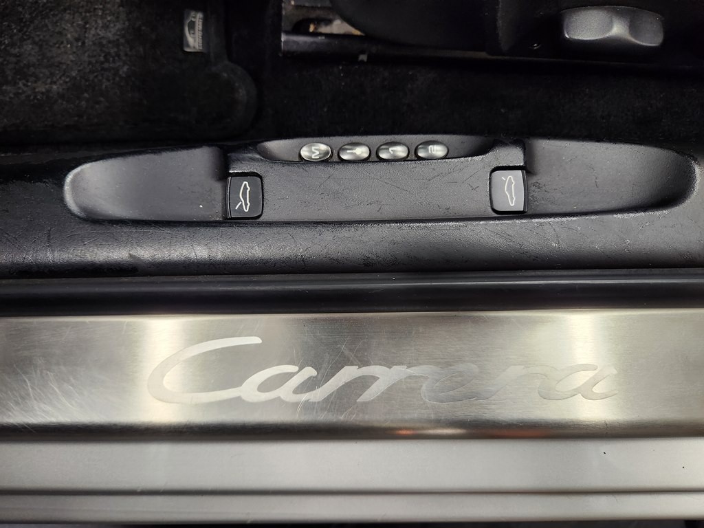 2003 Porsche 911 Image 35