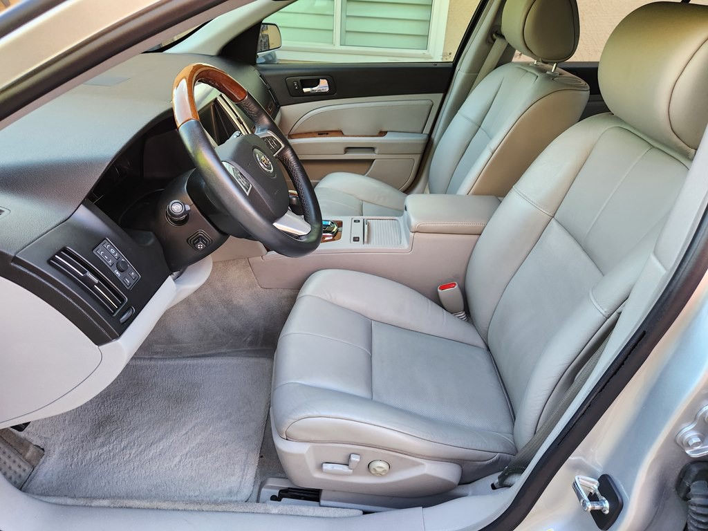 2011 Cadillac STS Image 29