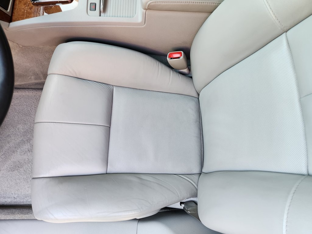2011 Cadillac STS Image 30