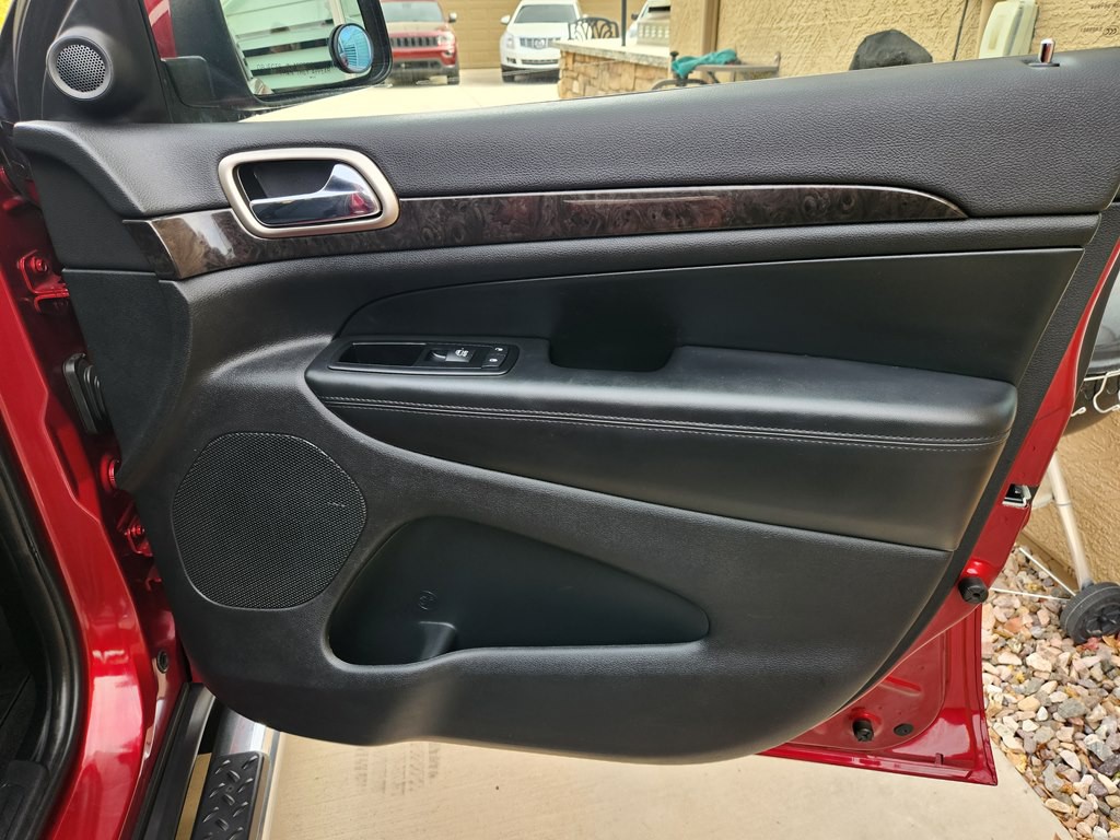 2012 Jeep Grand Cherokee Image 21