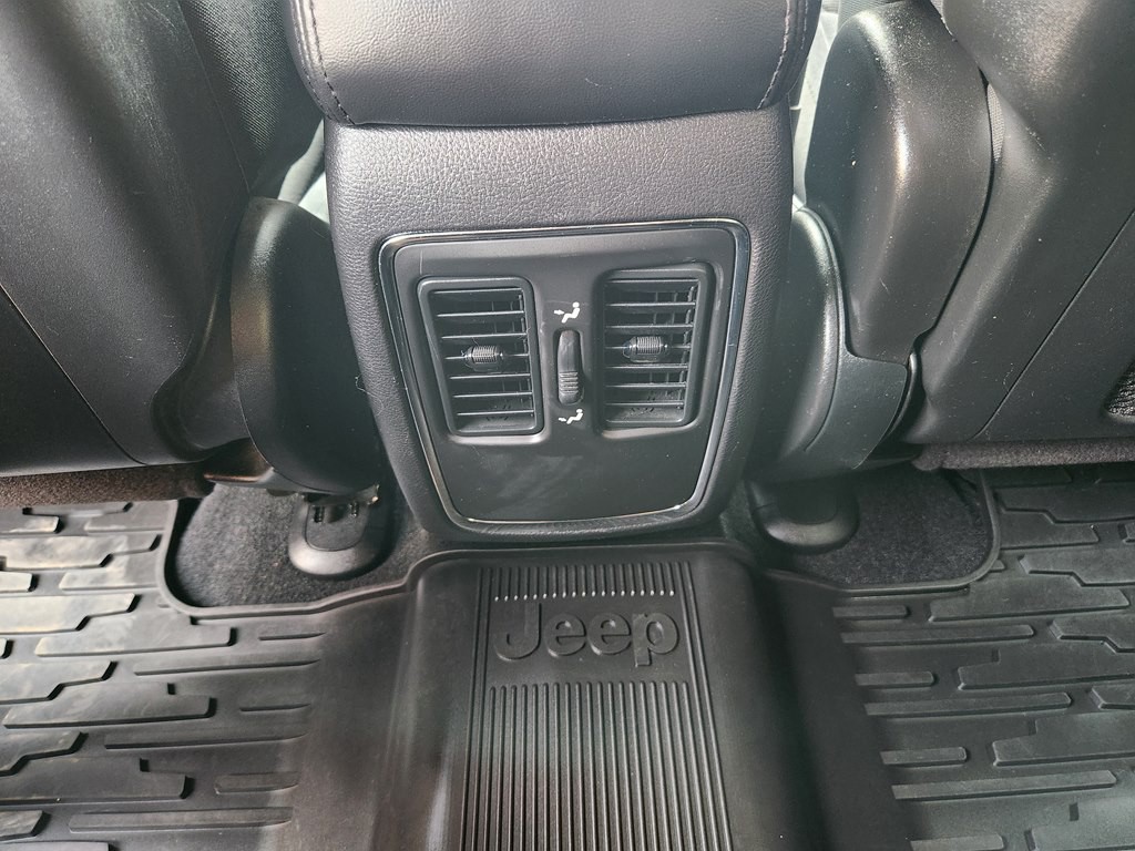 2012 Jeep Grand Cherokee Image 43