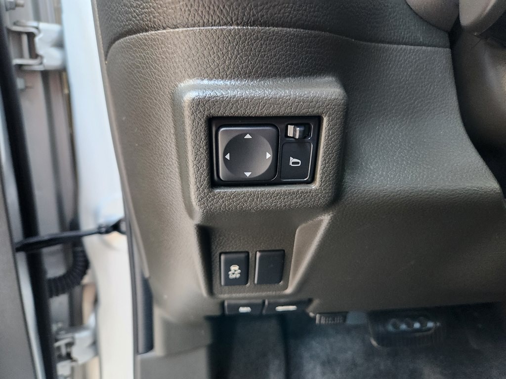 2013 Nissan Cube Image 42