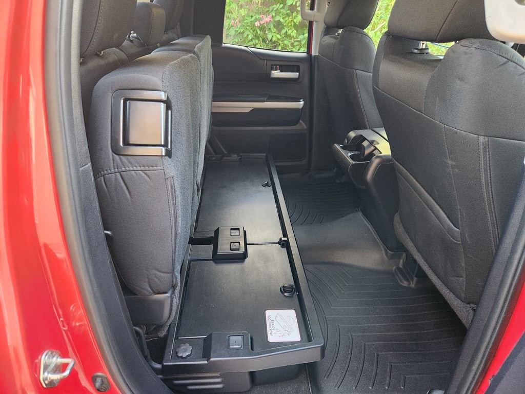 2015 Toyota Tundra Image 30