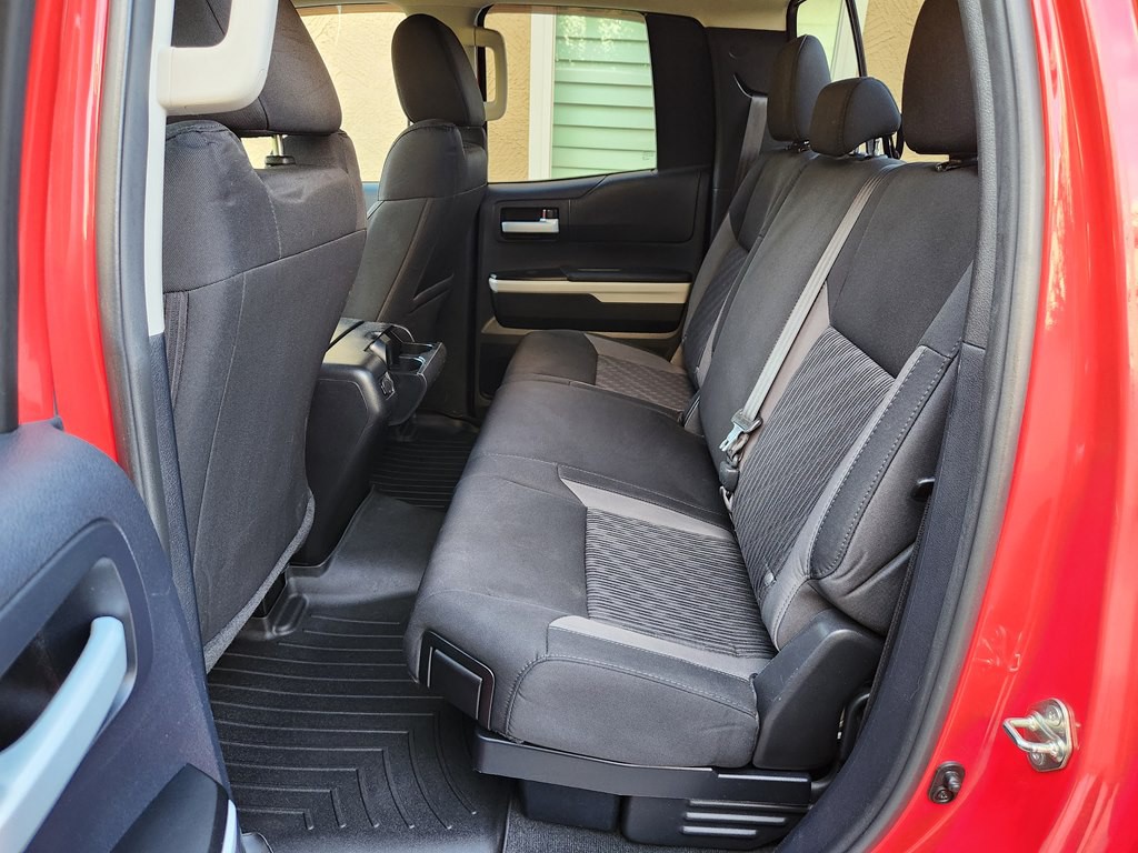 2015 Toyota Tundra Image 32