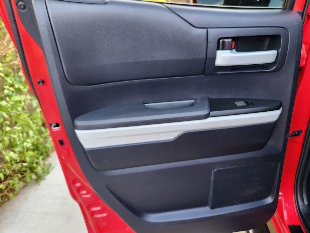 2015 Toyota Tundra Image 33