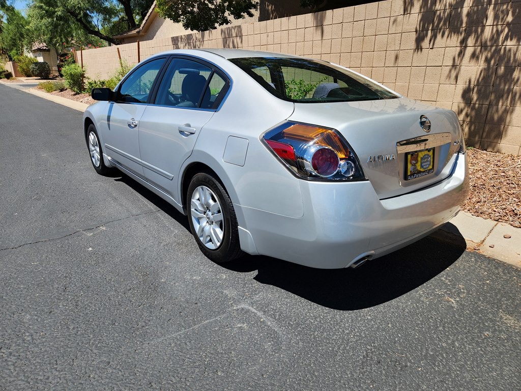 2011 Nissan Altima Image 4