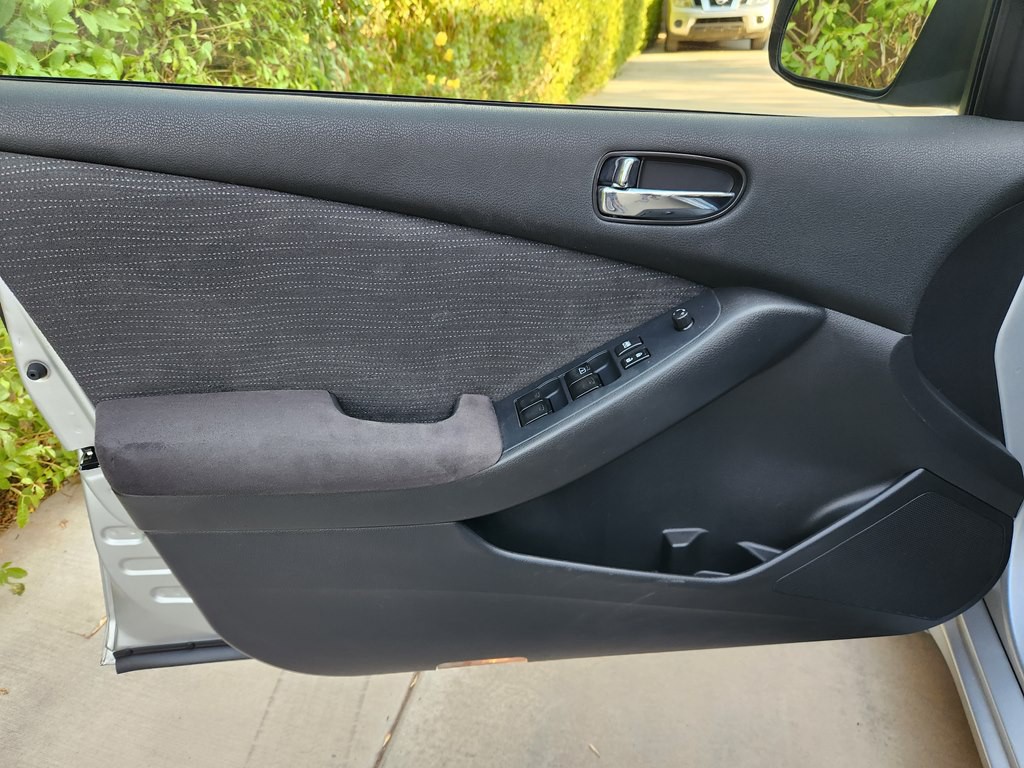 2011 Nissan Altima Image 29
