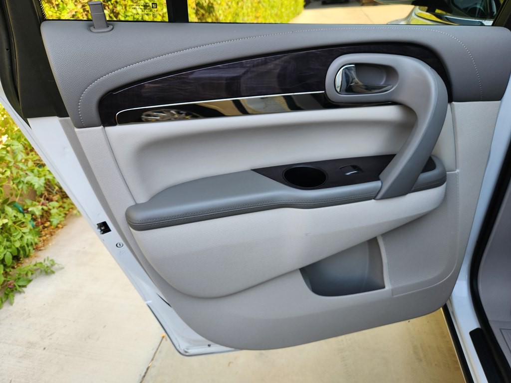 2017 Buick Enclave Image 35