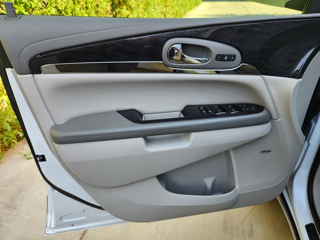 2017 Buick Enclave Image 39