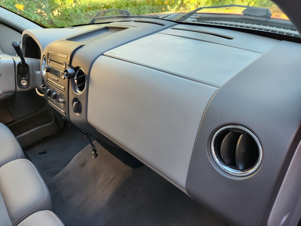2004 Ford F-150 Image 23